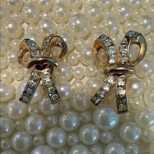 Vintage Gold and Rhinestone Bow clip on Earrings